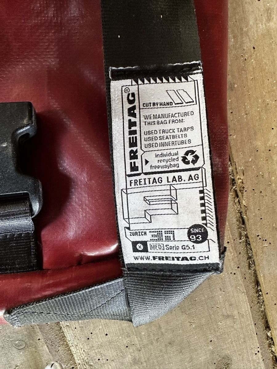 Freitag Sonstige Kleidung & Accessoires: Sac Freitag rouge bordeaux – Gebraucht aus Grossaffoltern von BerigerHandwerk 2