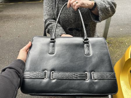 Handtasche