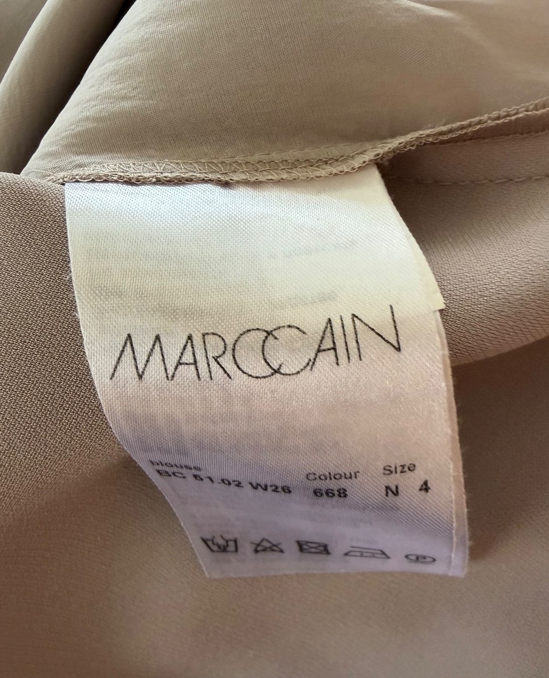 Marc Cain Chemisiers: Marc Cain Bluse mit Seide Einsatz Gr.N4 – D'occasion à Unterägeri par Jutka_04 2