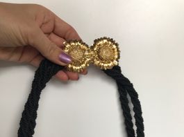 Ceinture vintage noire et dorée - Élégante et unique!