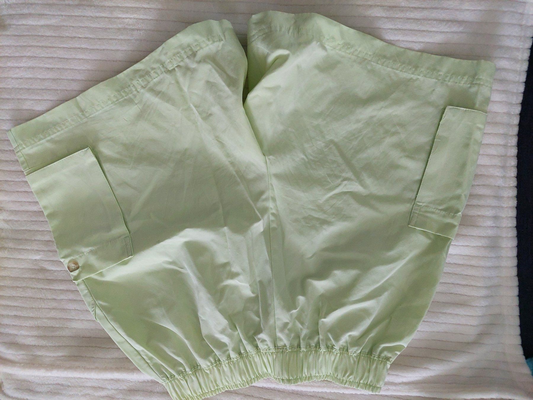 Zara Pantaloni: Shorts Mädchen – Usato da Arbon venduto da sonnenstrahlung