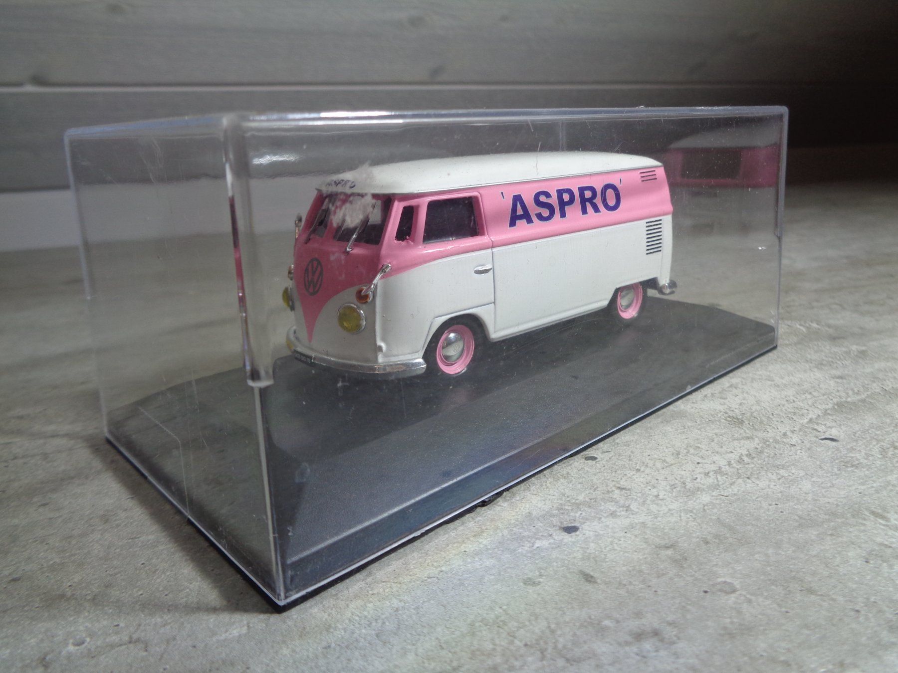 Volkswagen Modellini d'auto: Altaya 1:43 Classic Car VW Bus – Usato da Reconvilier venduto da rallycar