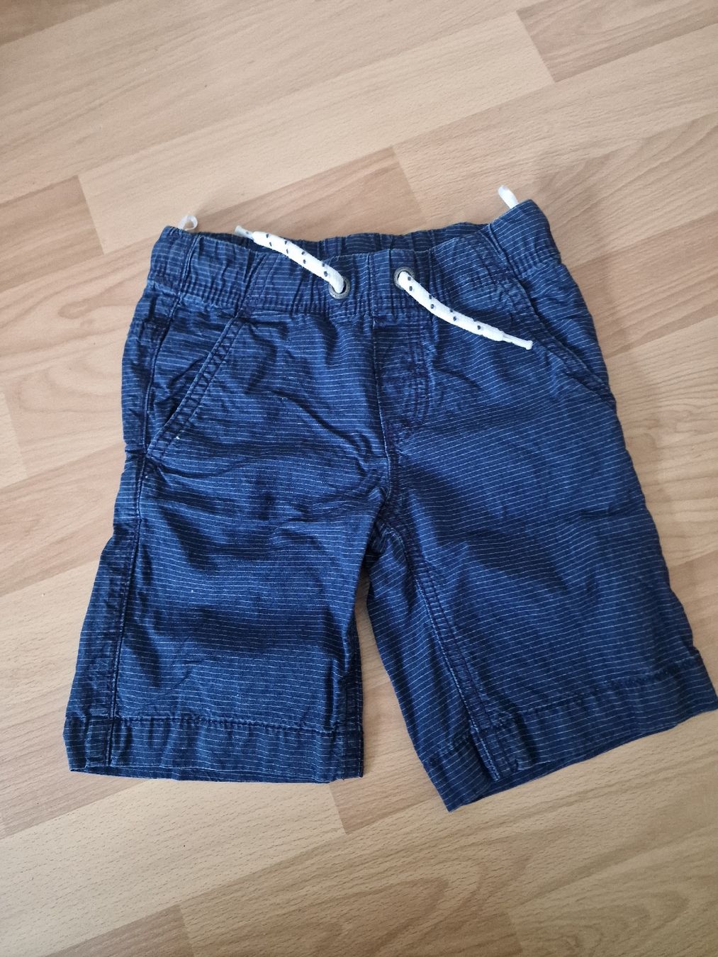 C&A Hosen: Kurse Hose in Grösse 98 – Gebraucht aus Schliern b. Köniz von Jemy94