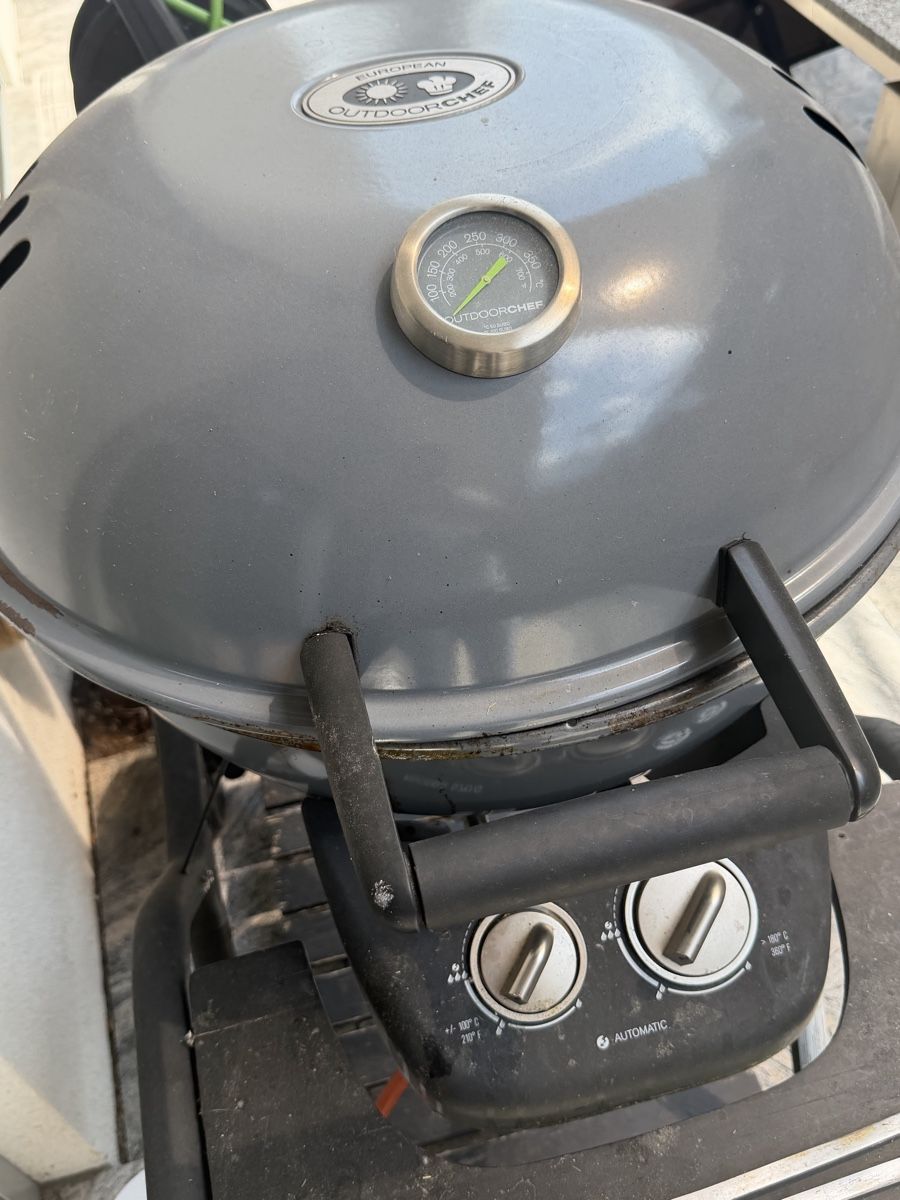 Outdoorchef Grils: Outdoorchef Ascona 570 G Kugelgrill m. Thermometer gebraucht – D'occasion à Mauren par Sascha_M
