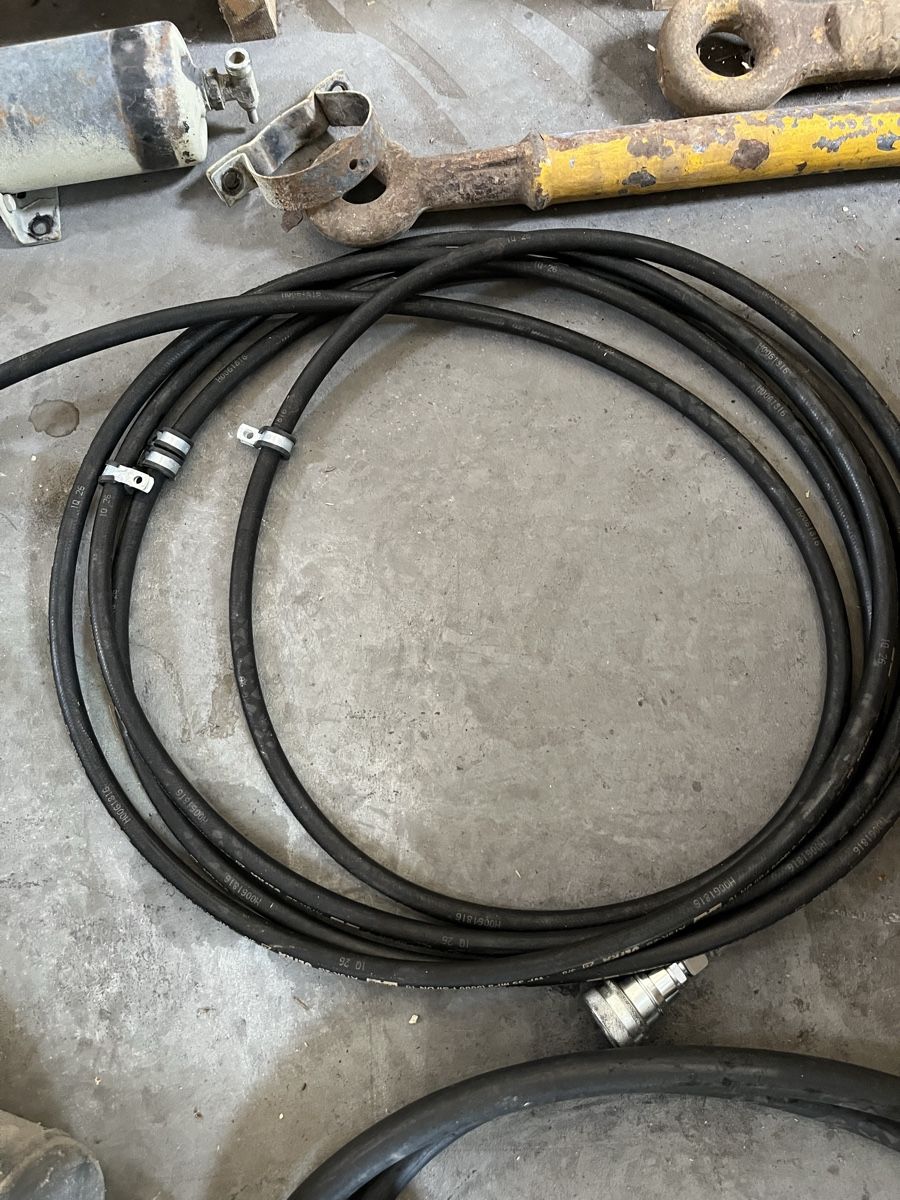 Tuyaux & tubes: Hydraulikschlauch – Neuf (Voir description) à Appenzell Eggerstanden par julia_f04 1