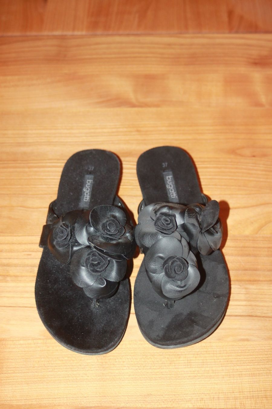 Bugatti Scarpe da donna: Bugatti Zehensandalen schwarz 37 – Nuovo (secondo la descrizione) da Wenslingen venduto da Strick4Alpaca