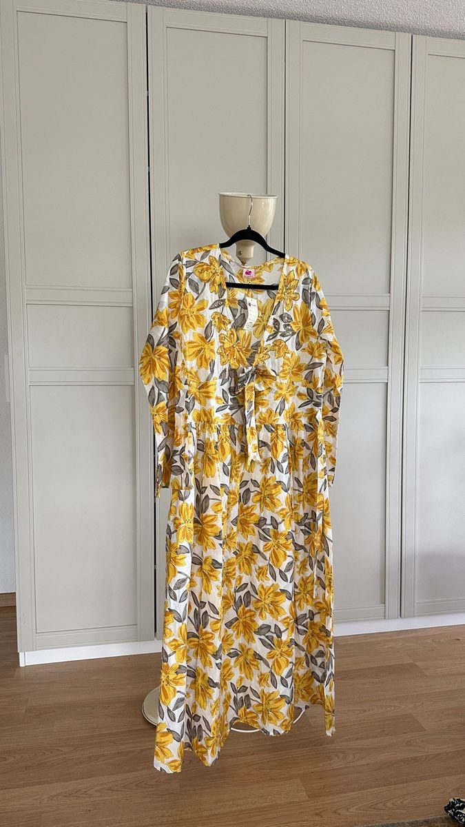 Kleider: Kleid – Neu und originalverpackt aus Olten von Saayis 3