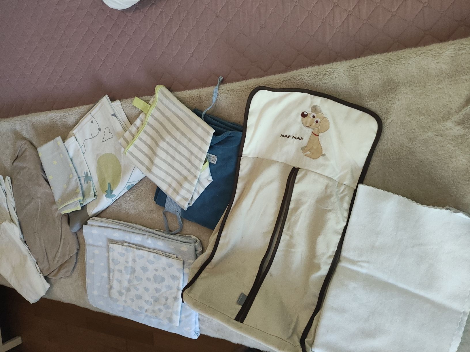 Bettwäsche: Divers pour lit de bébé  – Gebraucht aus la tour de peilz von alegre02