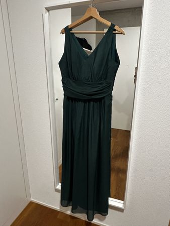 Abendkleid dunkelgrün Grösse M/L neuwertig