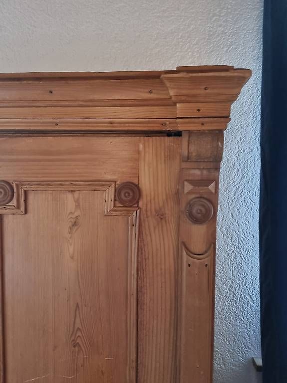 Armadi: Holzschrank – Usato da Grabs venduto da cgra