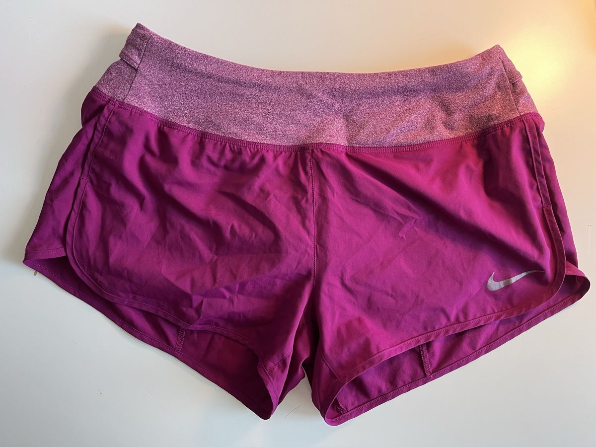 Nike Pantalons: Nike Shorts Gr. S – D'occasion à Rengg par malika3