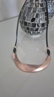 Collana donna metallo color oro e cordino nero