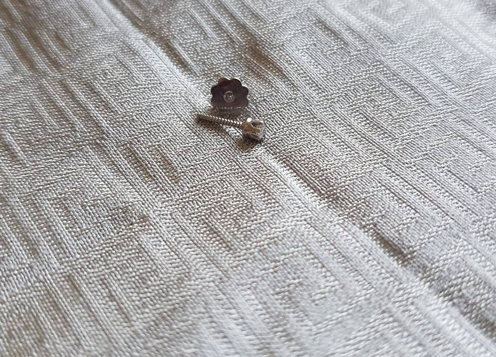 Orecchini pendenti & Orecchini a lobo: Boucle d'oreille clou, 1 pièce – Usato da Nidau venduto da jul_6tpv