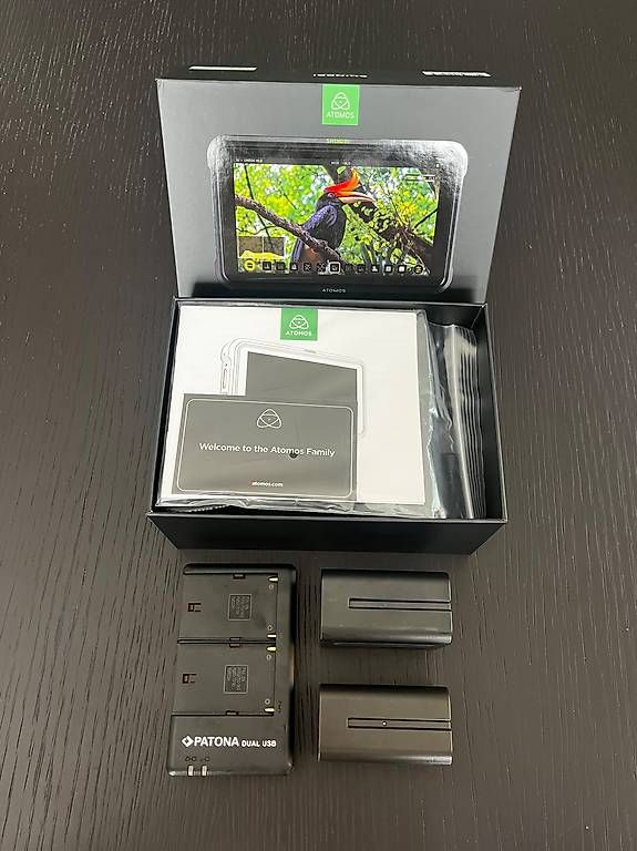 Monitor: Atomos Shinobi 5" Monitor  Komplettes Set mit Akkus – Usato da Zürich venduto da Han 4