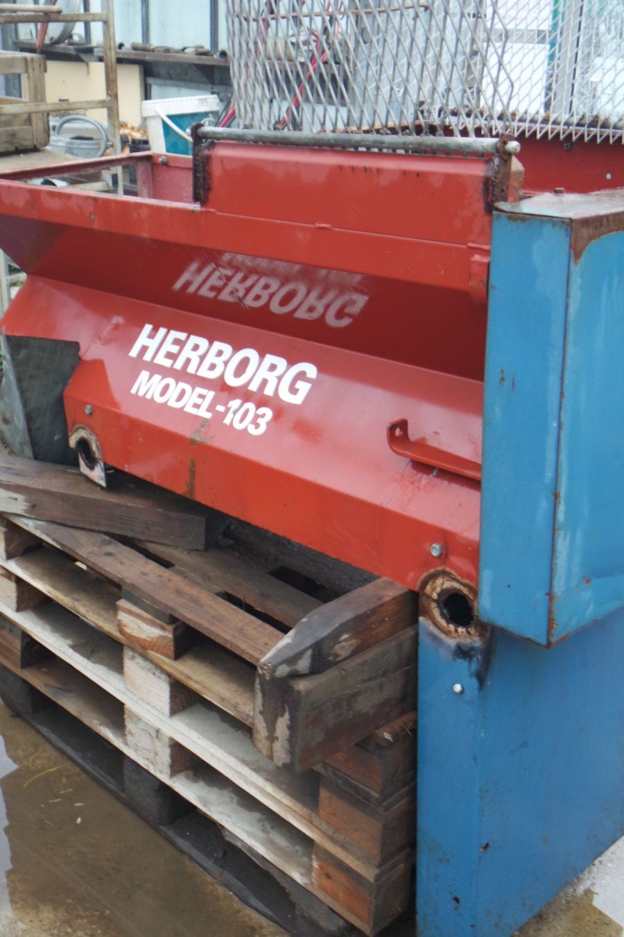 Tutte le macchine: émotteuse/nettoyeuse  Herborg 103 – Usato da Avenches venduto da Brocadou 1