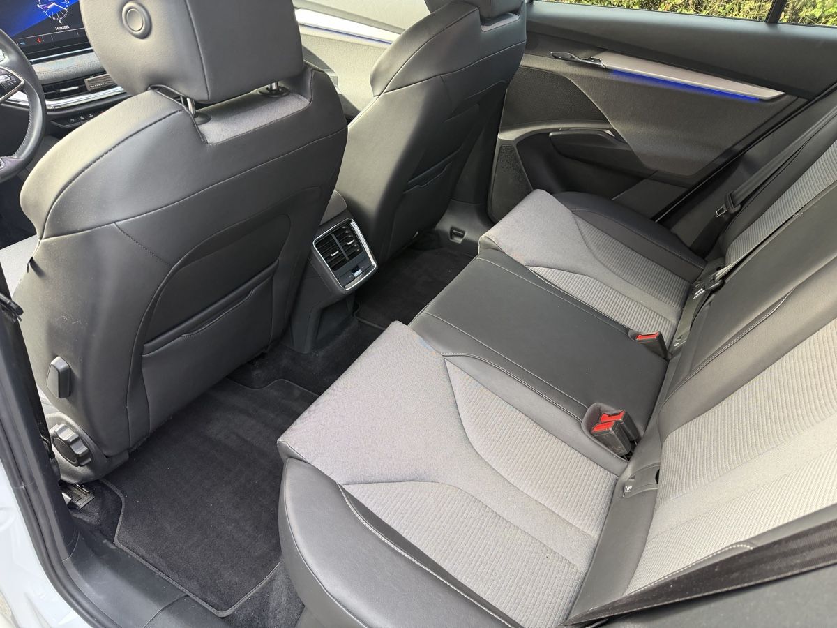 Skoda Automobili: Skoda Enyaq iV80 – Usato da Bern venduto da Gastro27 5
