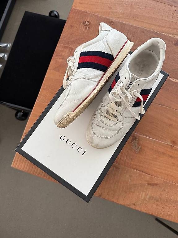Gucci Chaussures hommes: Gucci Ledersneakers, Grösse 39 – D'occasion à Basel par Mariaberi