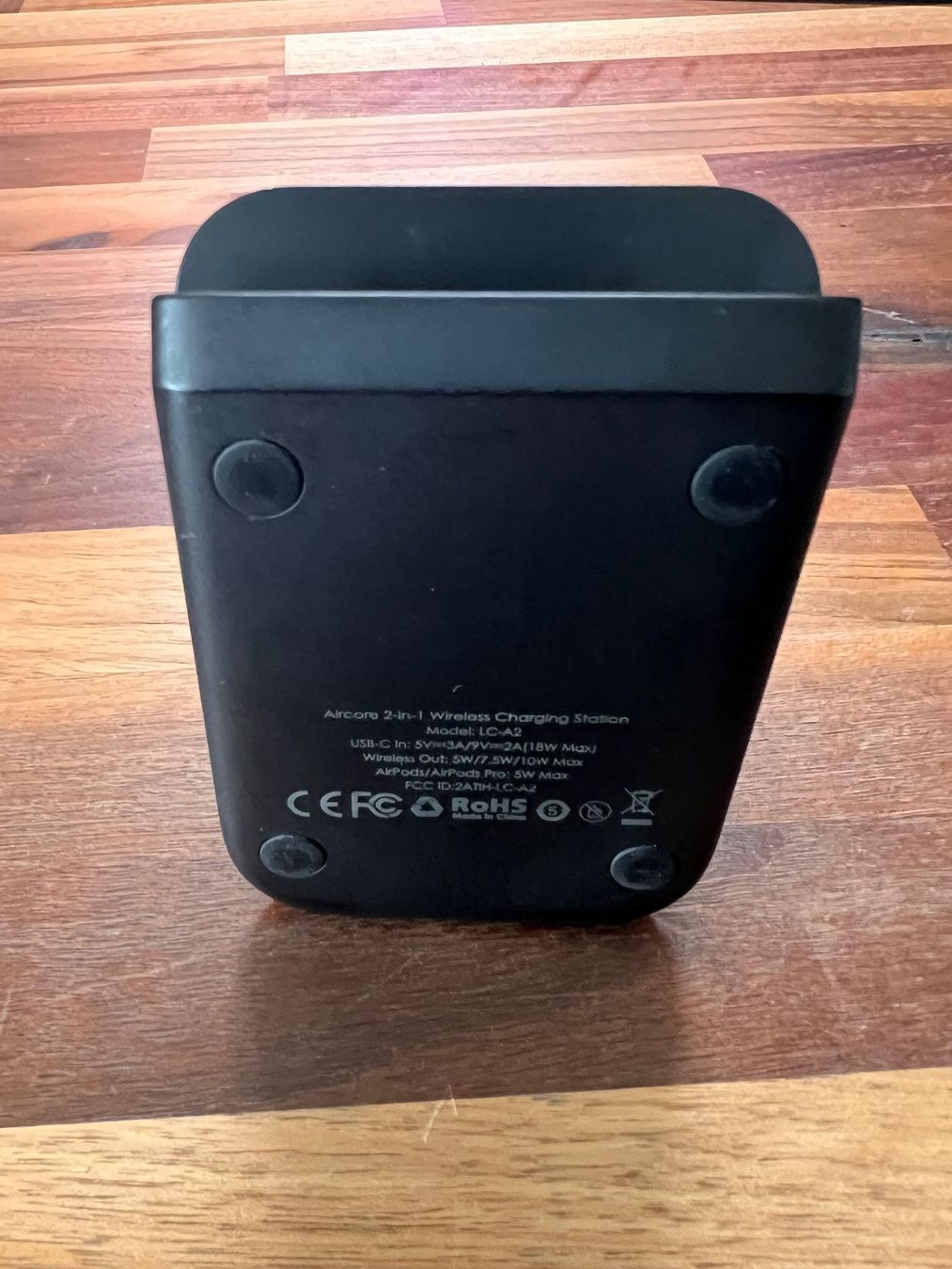 Caricabatterie: 2-in-1 Handy Wireless Ladestation (10W) – Usato da Zürich venduto da LRNT 3