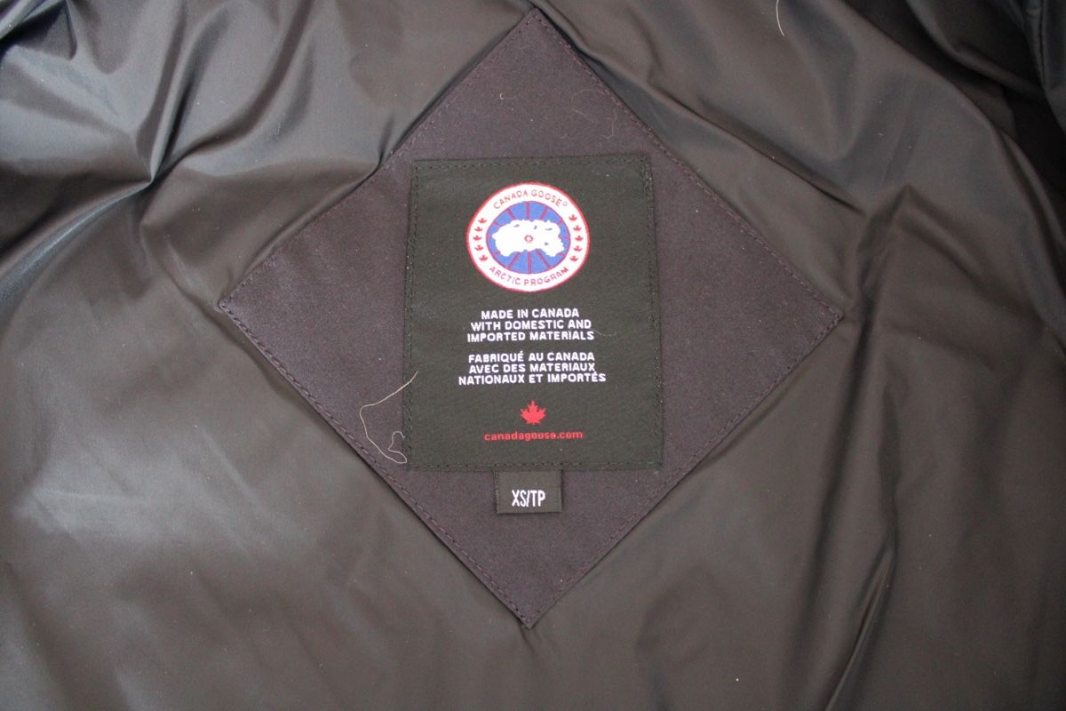Canada Goose Giacche: Canada Goose bleu foncé – Nuovo (secondo la descrizione) da Essertines-Rolle venduto da Nono_1802 2