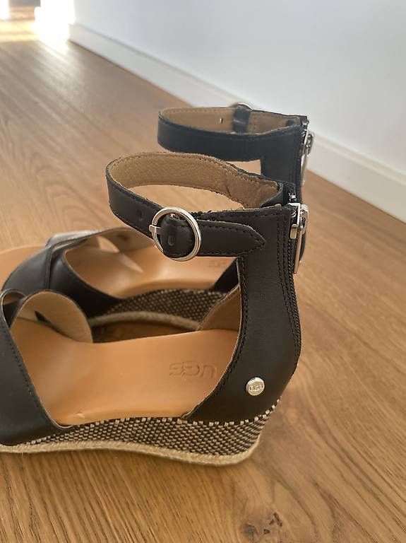 Ugg Damenschuhe: UGG Sandalen neu – Gebraucht aus Renens VD von siric1996 3