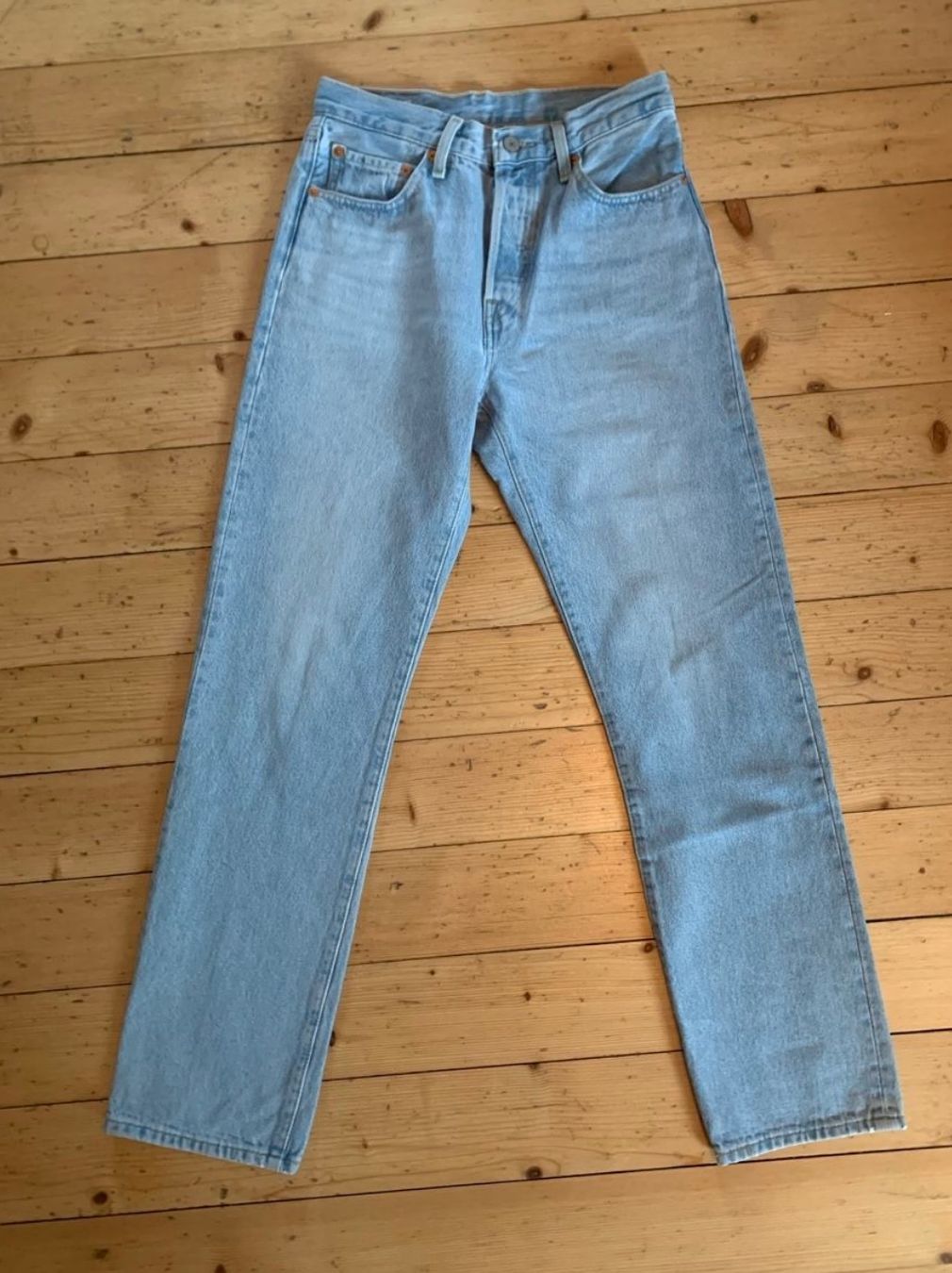 Levi's Jeans: Hellblaue Levi‘s 501, Gr. 26/30 – Nuovo (secondo la descrizione) da Gondiswil venduto da shaenu