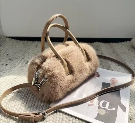Winterhandtasche hellbraunem Kunstfell - sac à main d'hiver