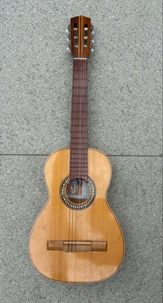Strumenti musicali: Gitarre Roca aus Valencia – Usato da Bottighofen venduto da roccomilli