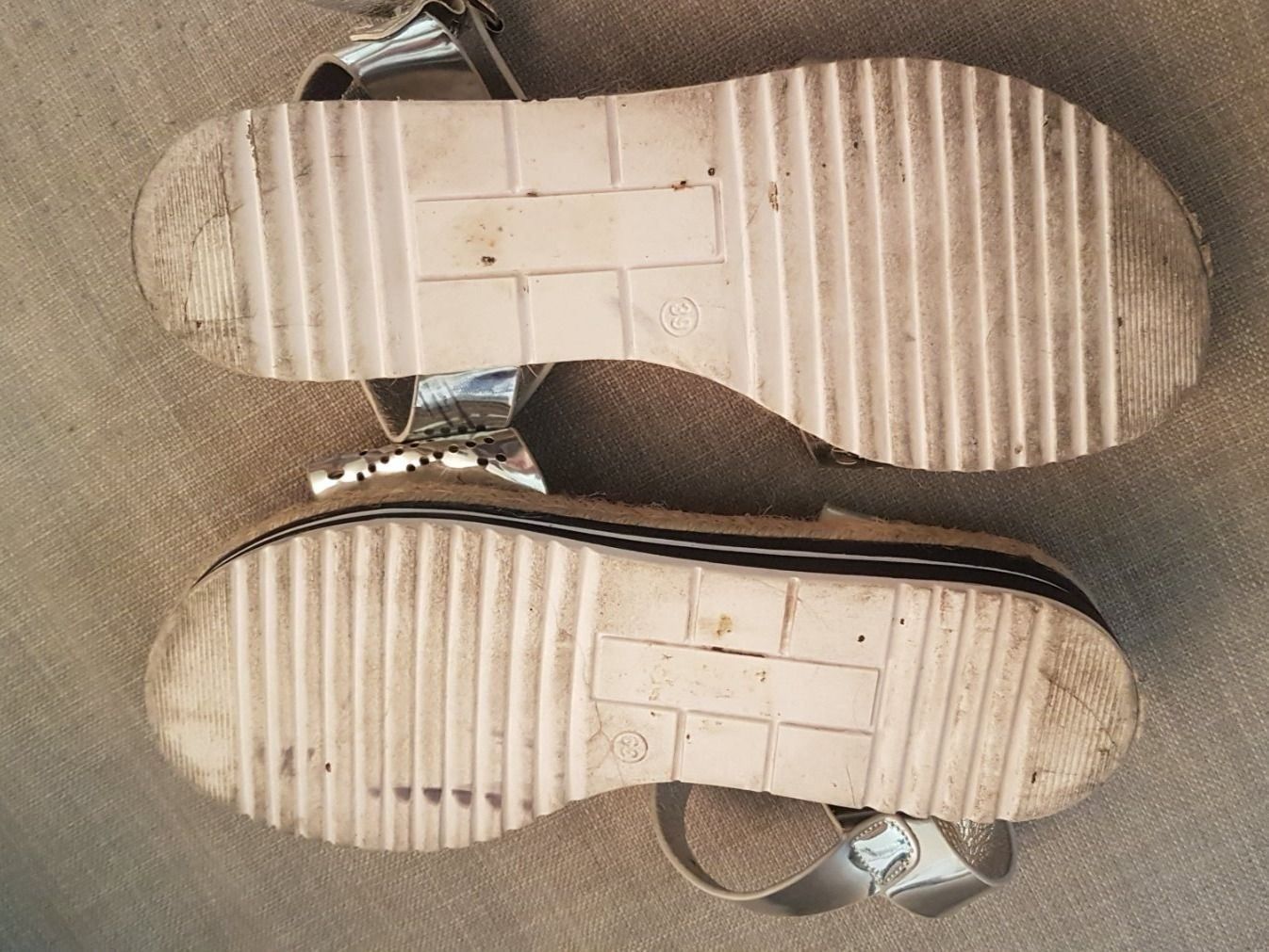 Scarpe da donna: Silberne Sandalen – Usato da Oberengstringen venduto da Asteroid56 3
