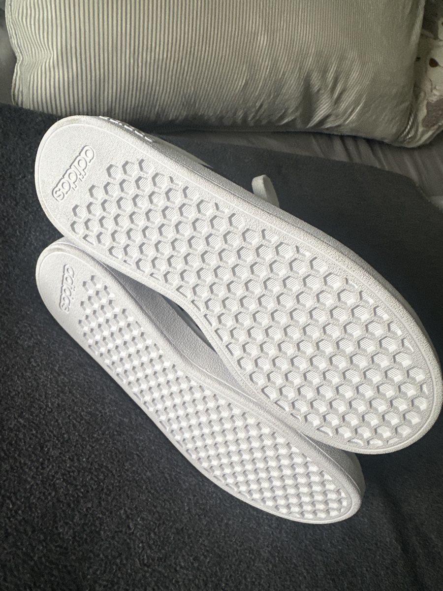 Adidas Chaussures hommes: Adidas Sneaker Kinder – D'occasion à Schlieren par Gizmo8952 1