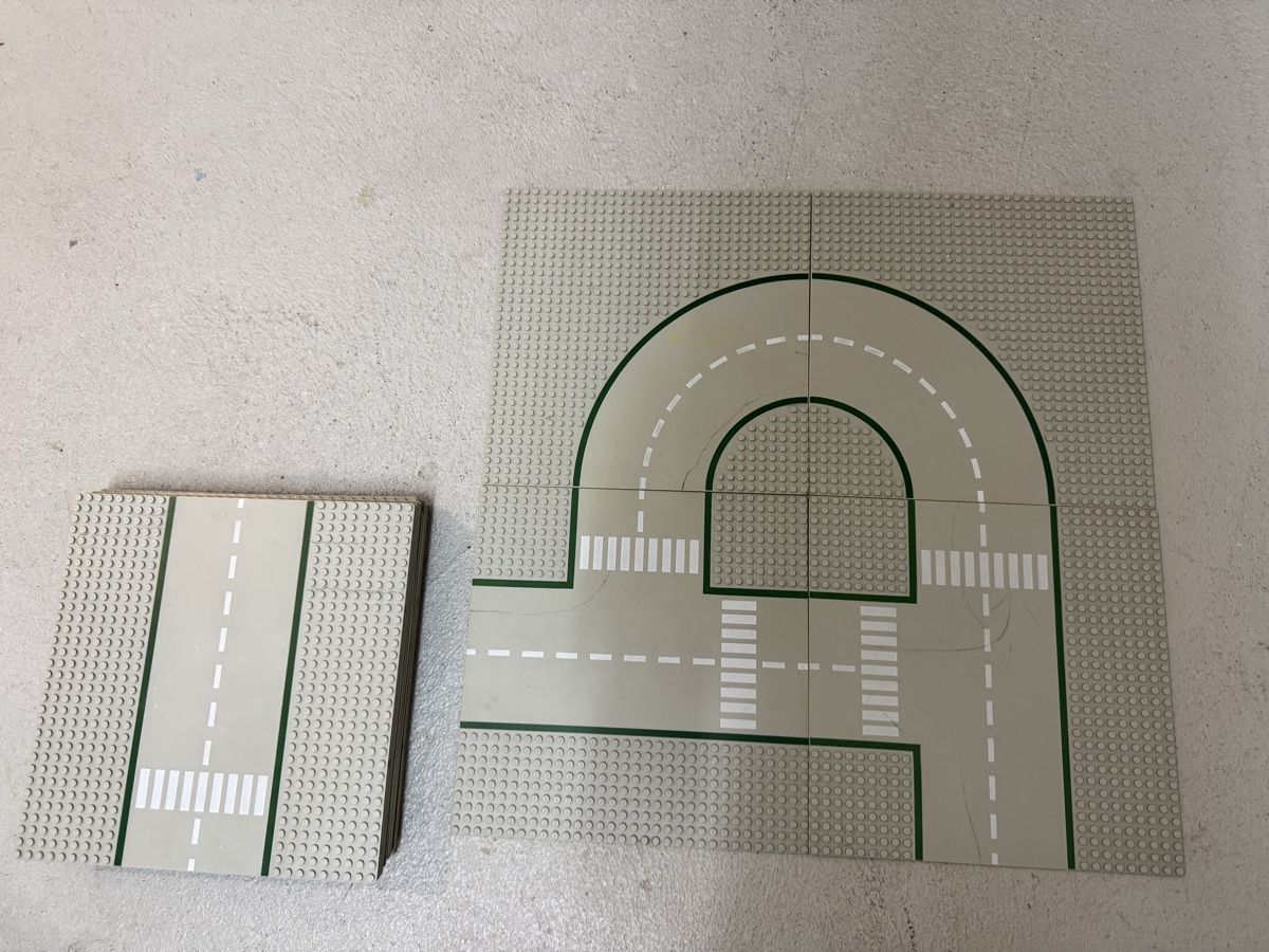 Lego Spielzeuge: Lego Strassenplatten – Gebraucht aus Dübendorf von fly75