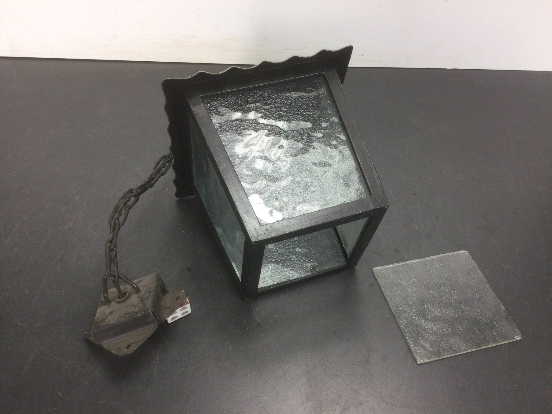 Lampes: Gebrauchte Eingangs Aussenlampe aus Eisen – D'occasion à Wangen SZ par kuriosum12 1