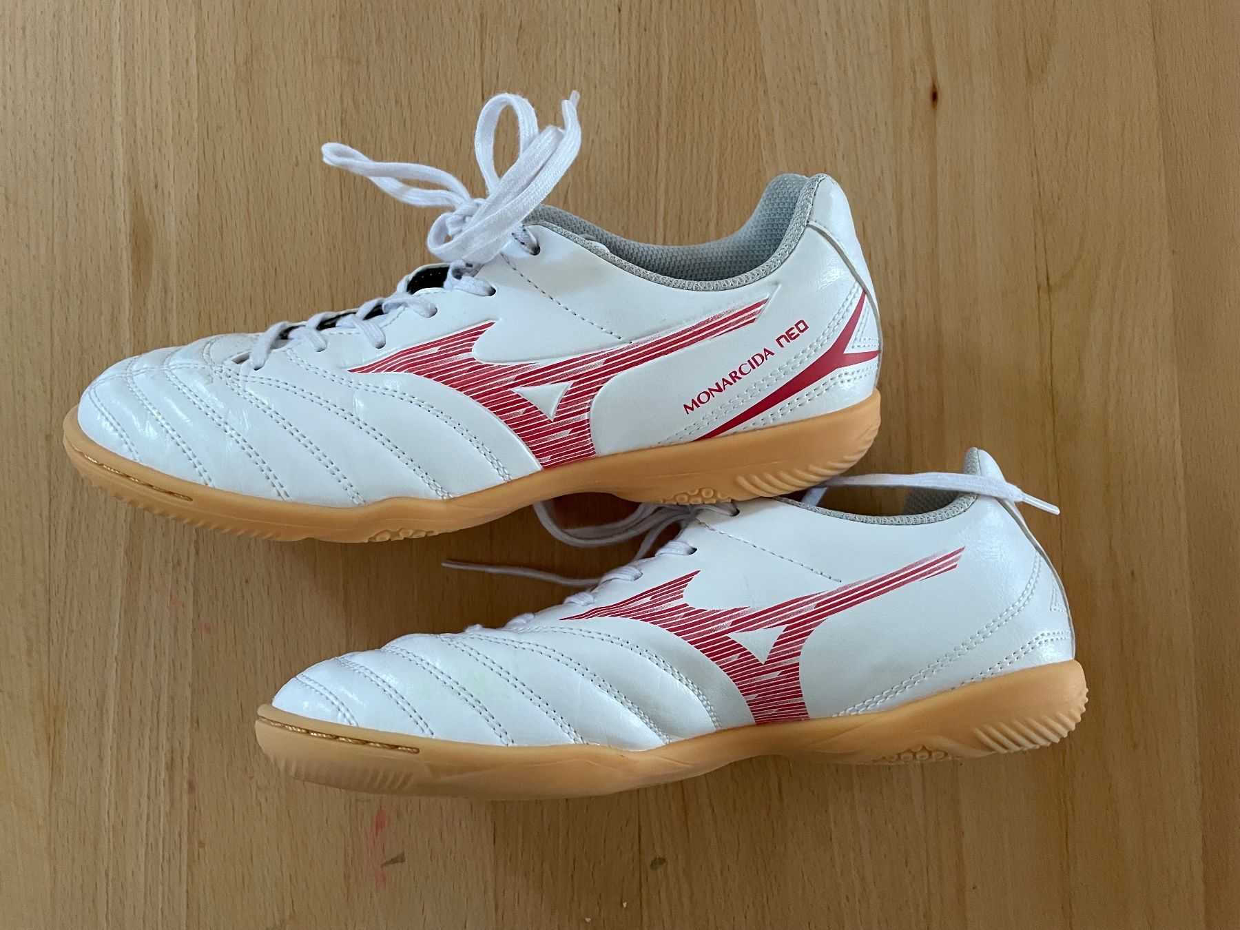 Scarpe per ragazze: Turnschuhe, Hallen-Schuhe, Gr. 38 – Usato da Cham venduto da 2eye 2