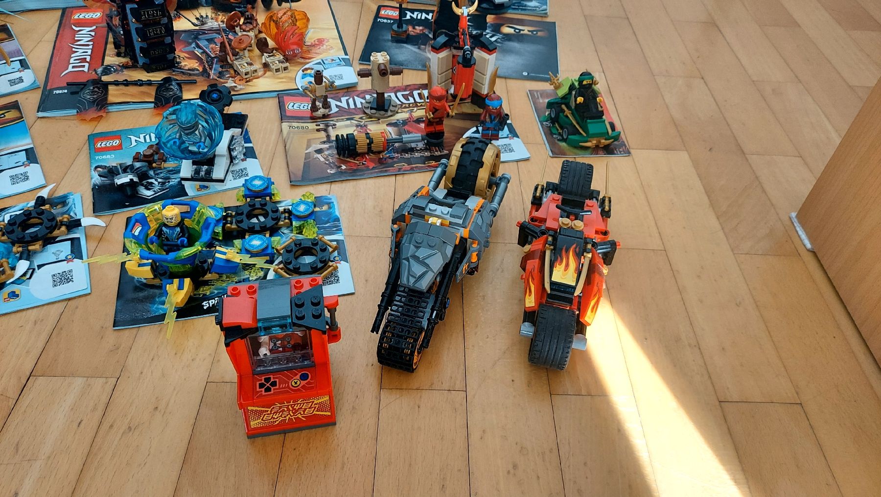 Lego Jeux de construction: Teilen/ Divers Lego Ninjago  – D'occasion à Lausanne par F.Kim.13 6