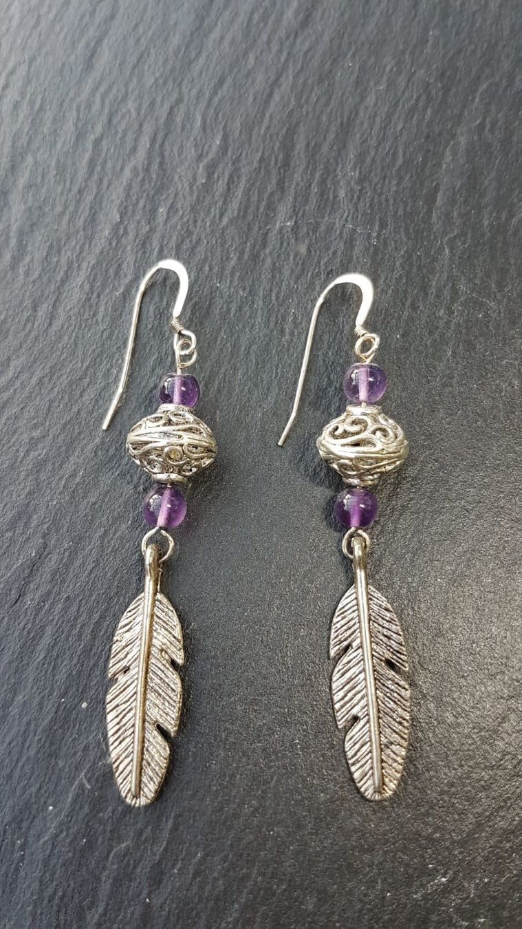 Orecchini pendenti & Orecchini a lobo: Boucles d'oreilles avec améthystes – Nuovo e nell'imballaggio originale da Veyrier venduto da Leilazizou