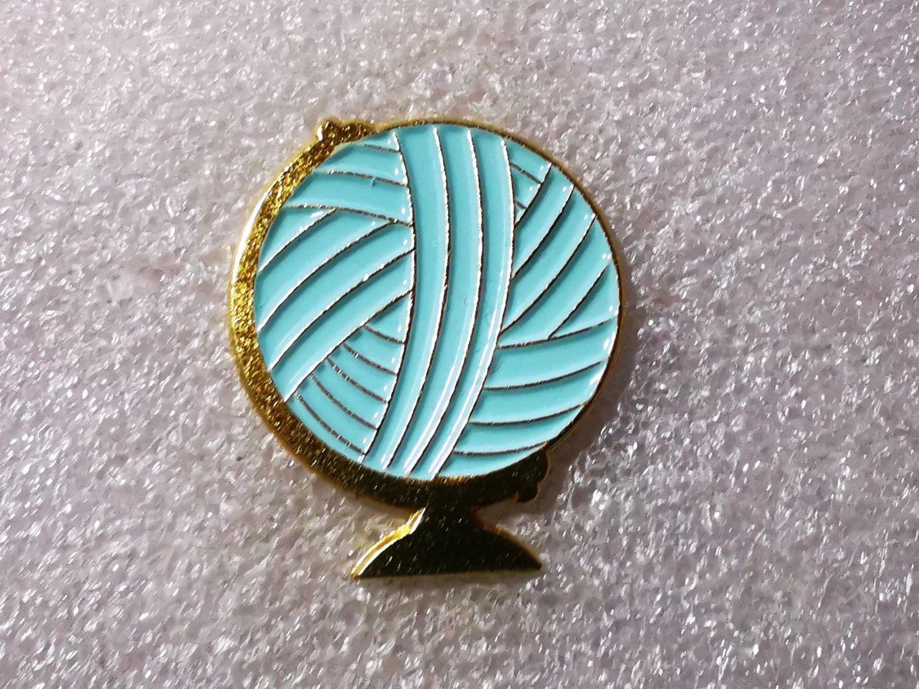 Placchette & Badge: Ansteckpin 56: Wollglobus – Usato da Oppligen venduto da Pin-Fall-Shop