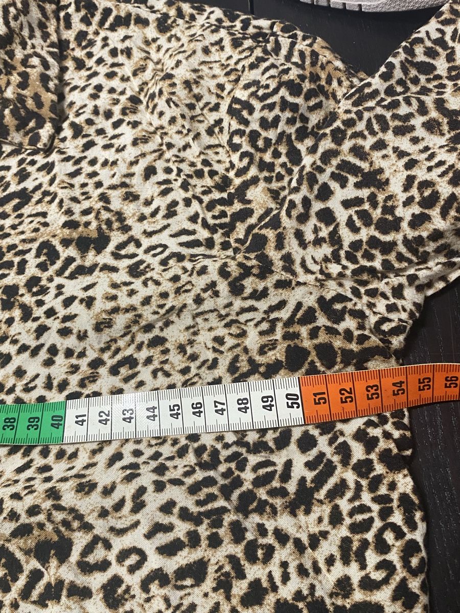 Vestiti: Kleid von NÜ  Dänemark Gr.M Leoprint – Usato da Biel-Benken BL venduto da PANORMUS 2