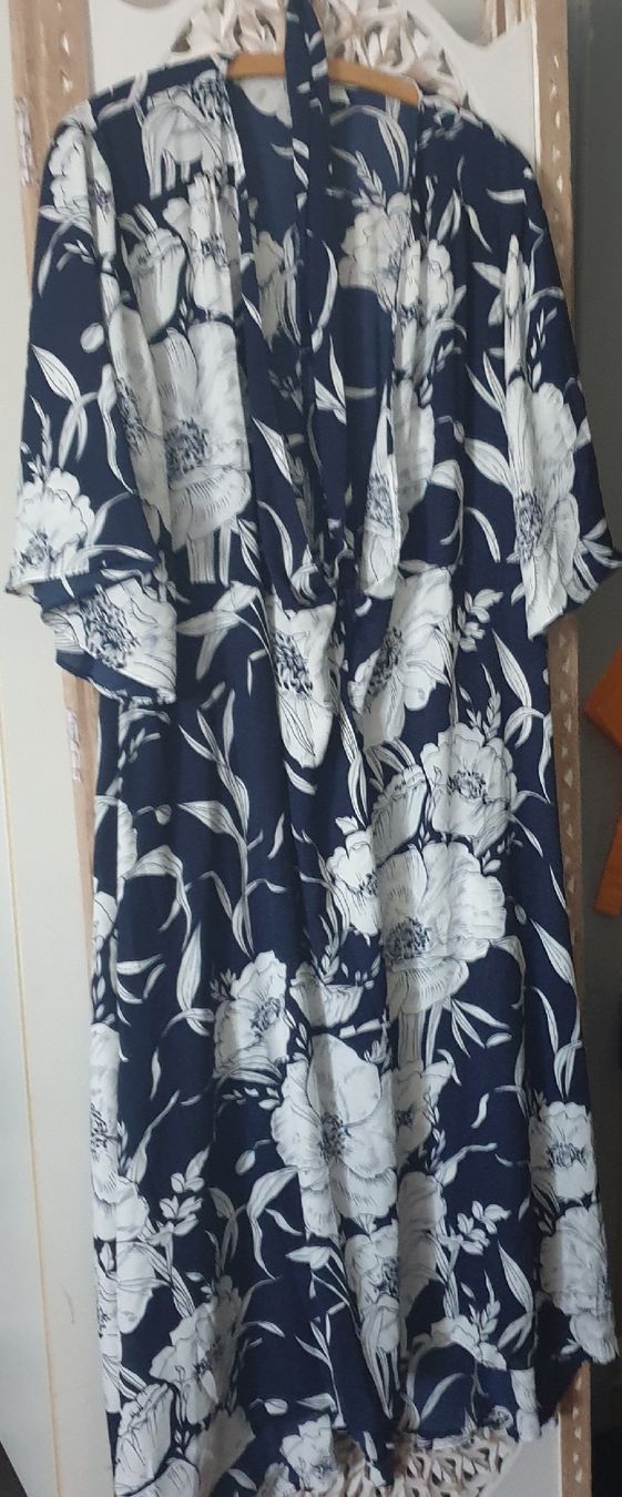 Vestiti: White Closet Wickelkleid Gr. 16 – Nuovo (secondo la descrizione) da Frenkendorf venduto da Moon111