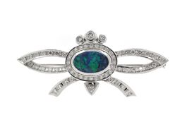 Opal Brosche mit 2.2ct Brillanten in 18K Weissgold *S2949