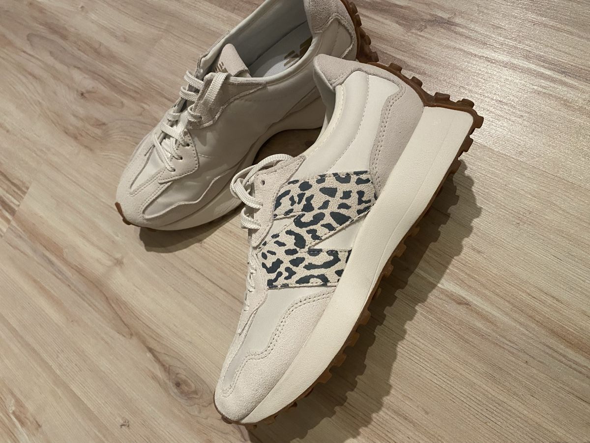New Balance Scarpe da donna: New balance 327, weiss – Nuovo (secondo la descrizione) da Sarmenstorf venduto da Judy66 1