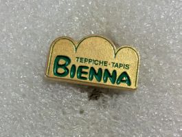 Ansteckpin 98: Teppiche Bienna