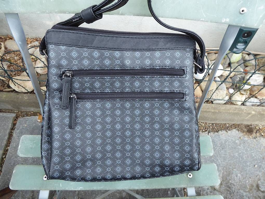 Maddison Borse da donna: Tasche maddison schwarz NEU – Nuovo e nell'imballaggio originale da Wald ZH venduto da e8e