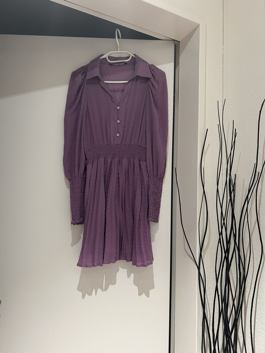 Zara Kleider: Zara kleid xs nie angezogen  – Neu (gemäss Beschreibung) aus Rümlang von Jennyanna