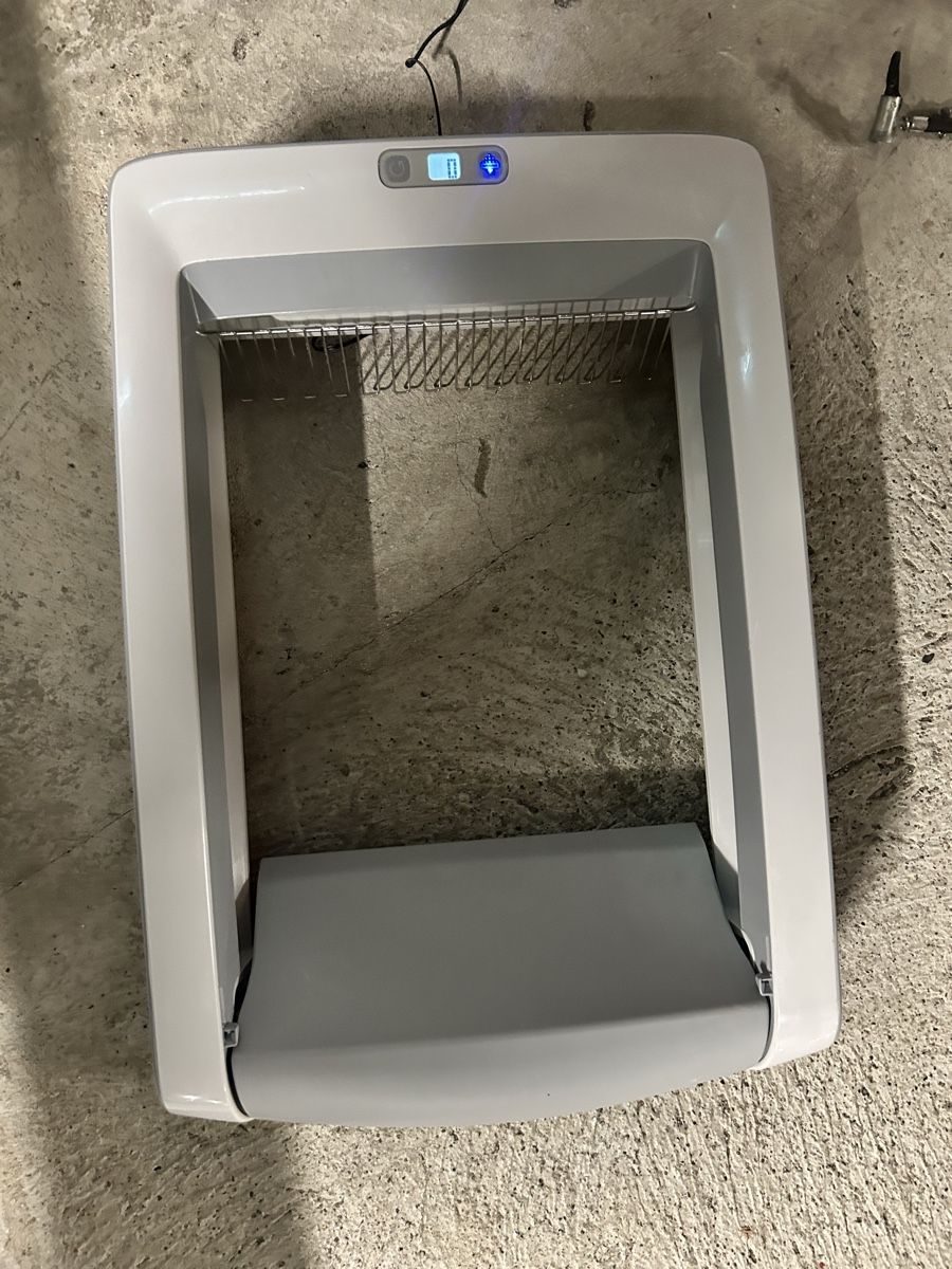 WC: Petsafe automatic katzentoilette – D'occasion à Basel par ves_yxb5 1