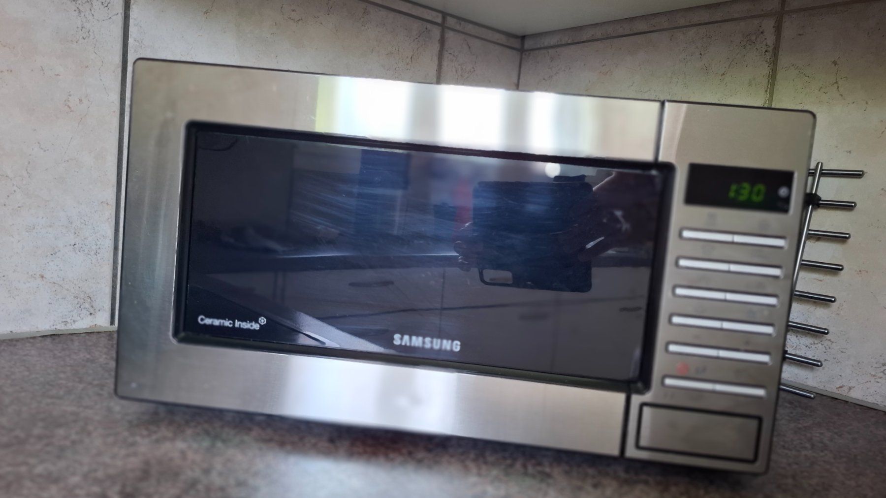 Elettrodomestici da cucina: Samsung Mikrowelle, Edelstahl-Look, Ceramic Inside. – Usato da Arni AG venduto da Corrado1990