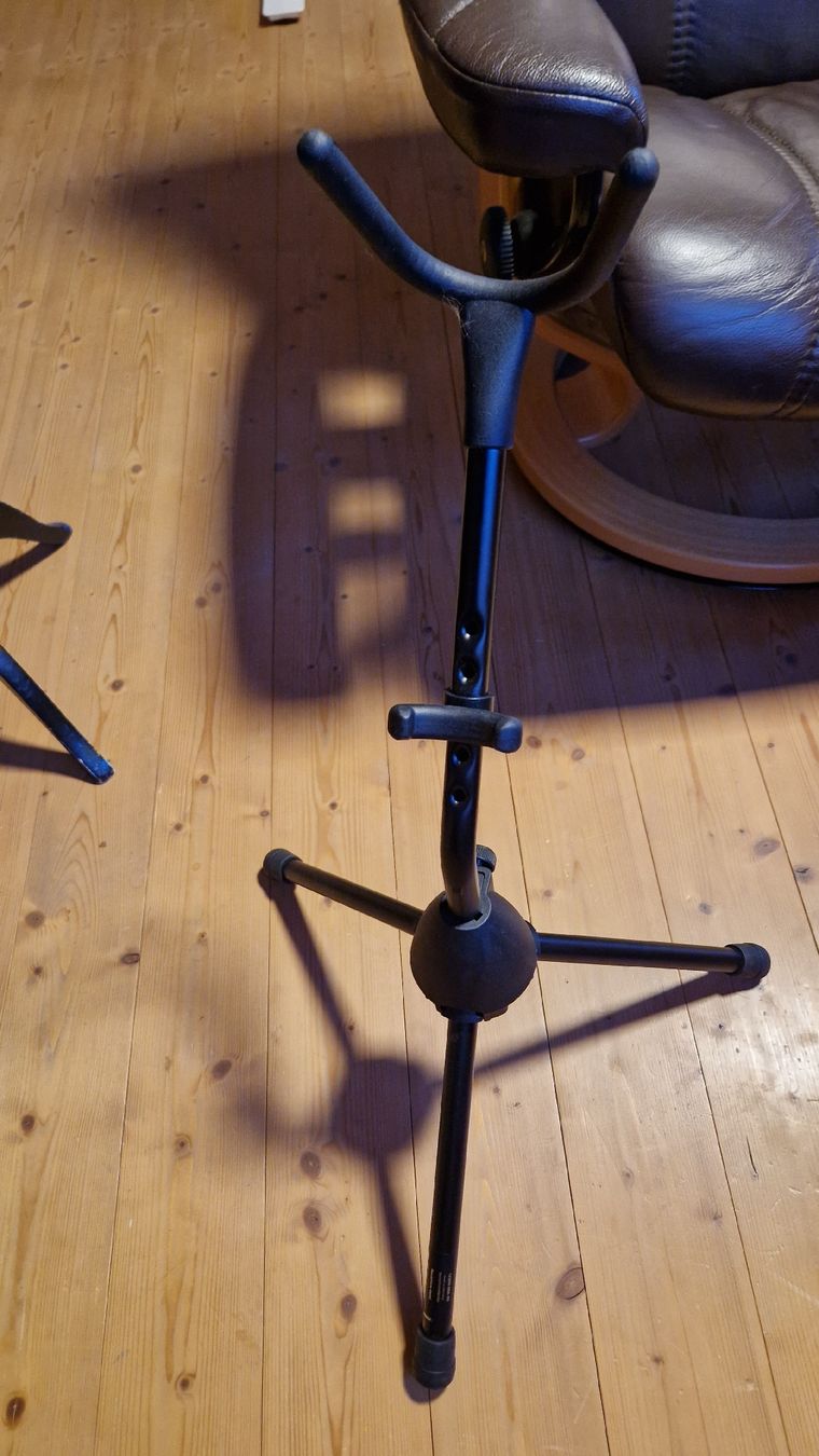 König & Meyer Altro in Decorazioni & Accessori: tenor/altsax ständer k&m – Nuovo (secondo la descrizione) da Dussnang venduto da Ahmnonh01 1