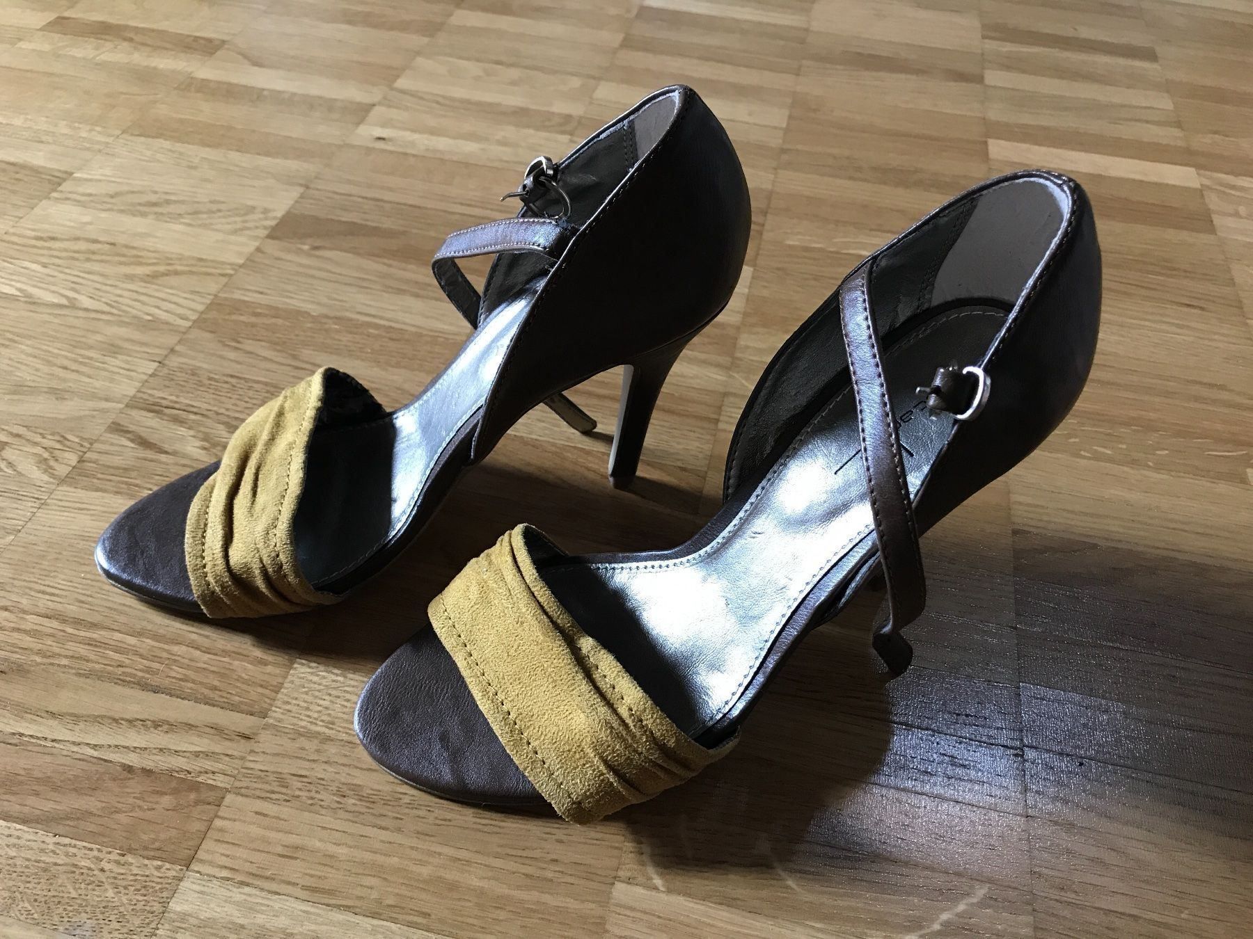 Scarpe da donna: Sandalen Gr 38 – Usato da St. Margrethen SG venduto da kellenbh