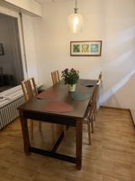 Tisch + 4 Stühle