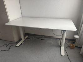 Schreibtisch BEKANT Ikea  elektrisch verstellbar