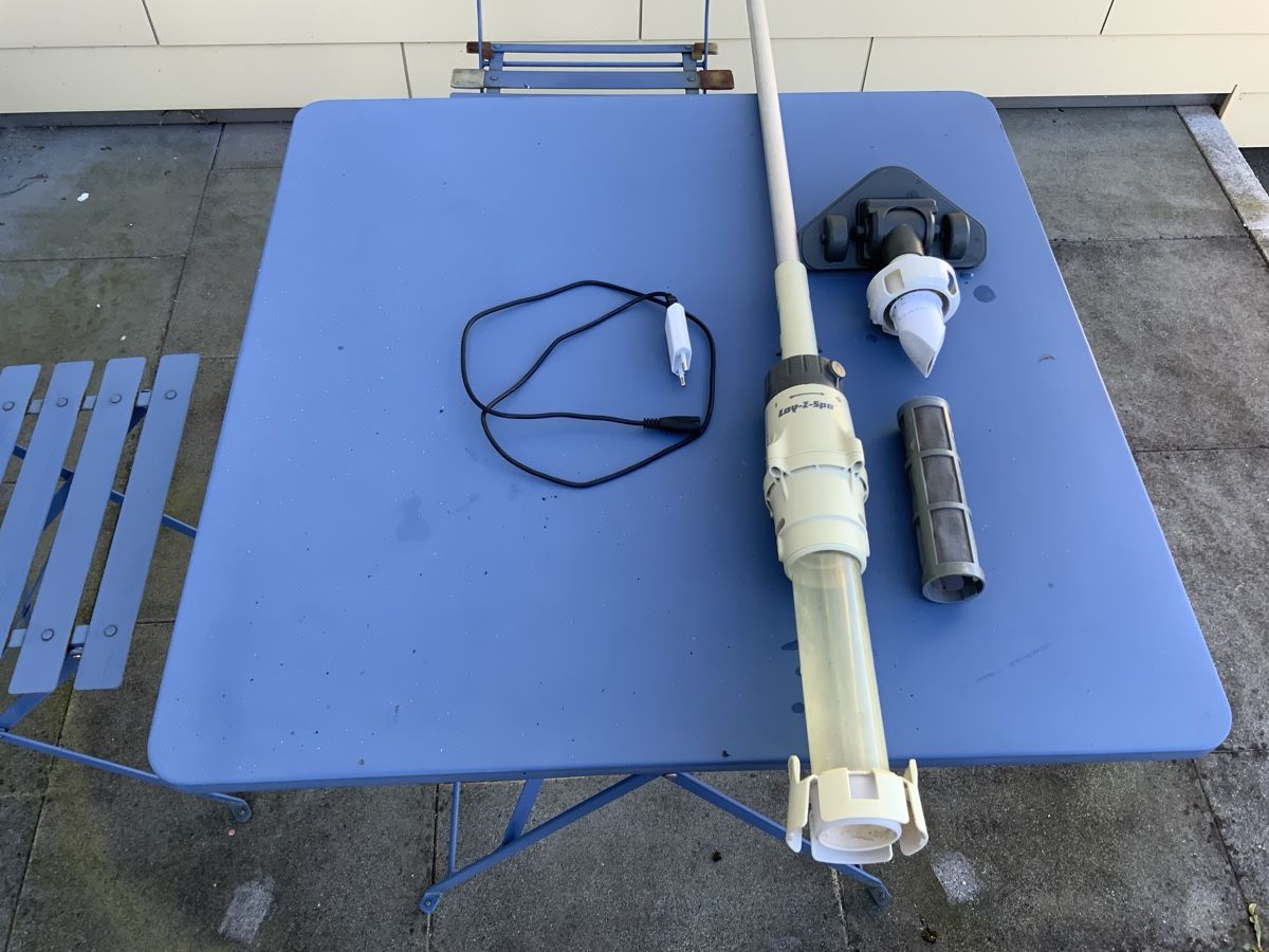 Piscine: Pool Akusauger – Usato da Niederuzwil venduto da Miami1999 1