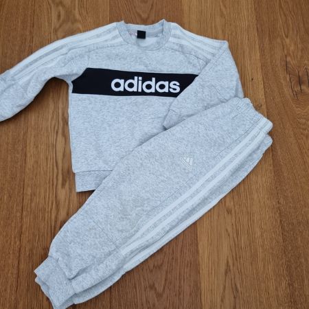 Adidas Trainingsanzug Grau Kinder Grösse 110 guter Zustand
